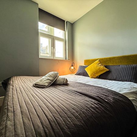3 Bedroom Apartment In The Heart Of Newcastle - Modern - Sleeps 6 Exterior photo